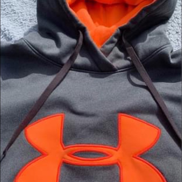 LN Perfect Under Armour Hoodie- Woman’s Sz M - Picture 2 of 3